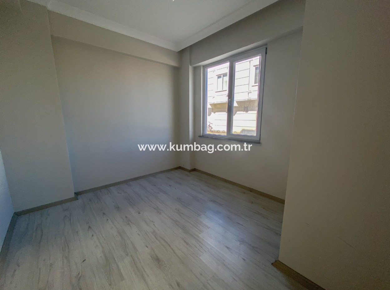 Aquaparklı Ve Havuzlu Sitede Satılık 1+1 Bahçeli Köşe Daire