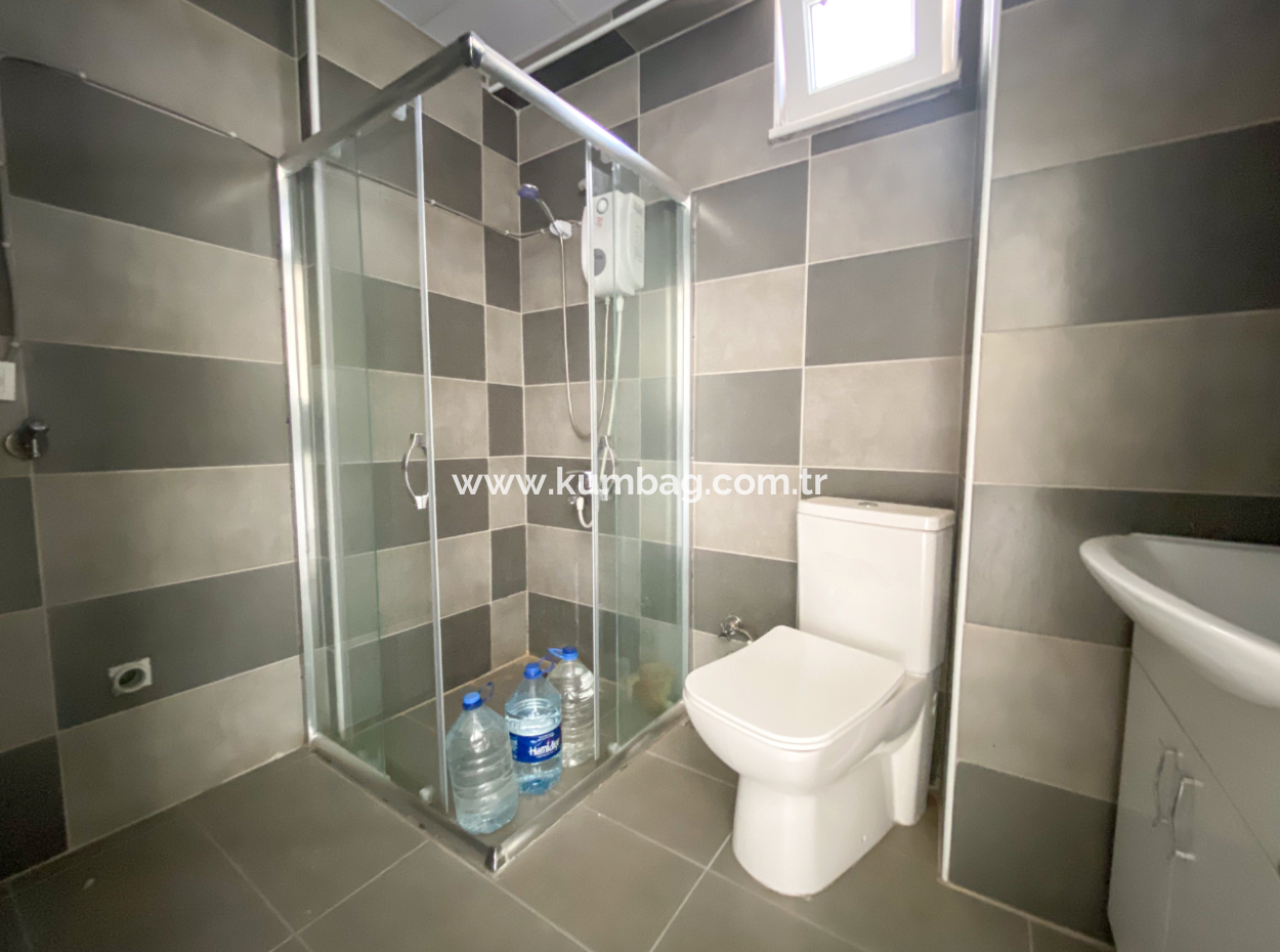 Aquaparklı Ve Havuzlu Sitede Satılık 1+1 Bahçeli Köşe Daire