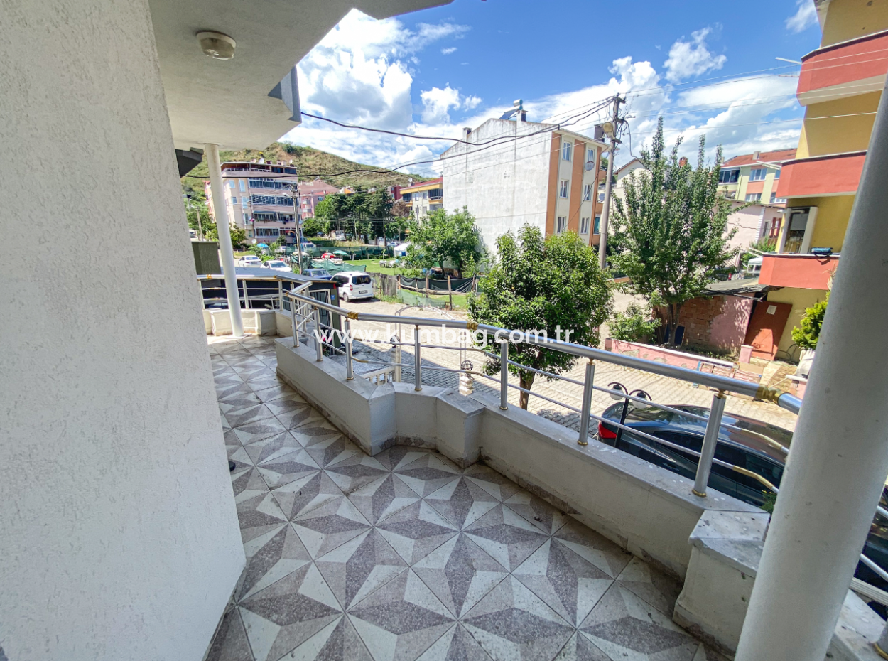 Kumbağ Merkezi Konumda Denize Yakın Eşyalı 2+1 Kiralık Daireler