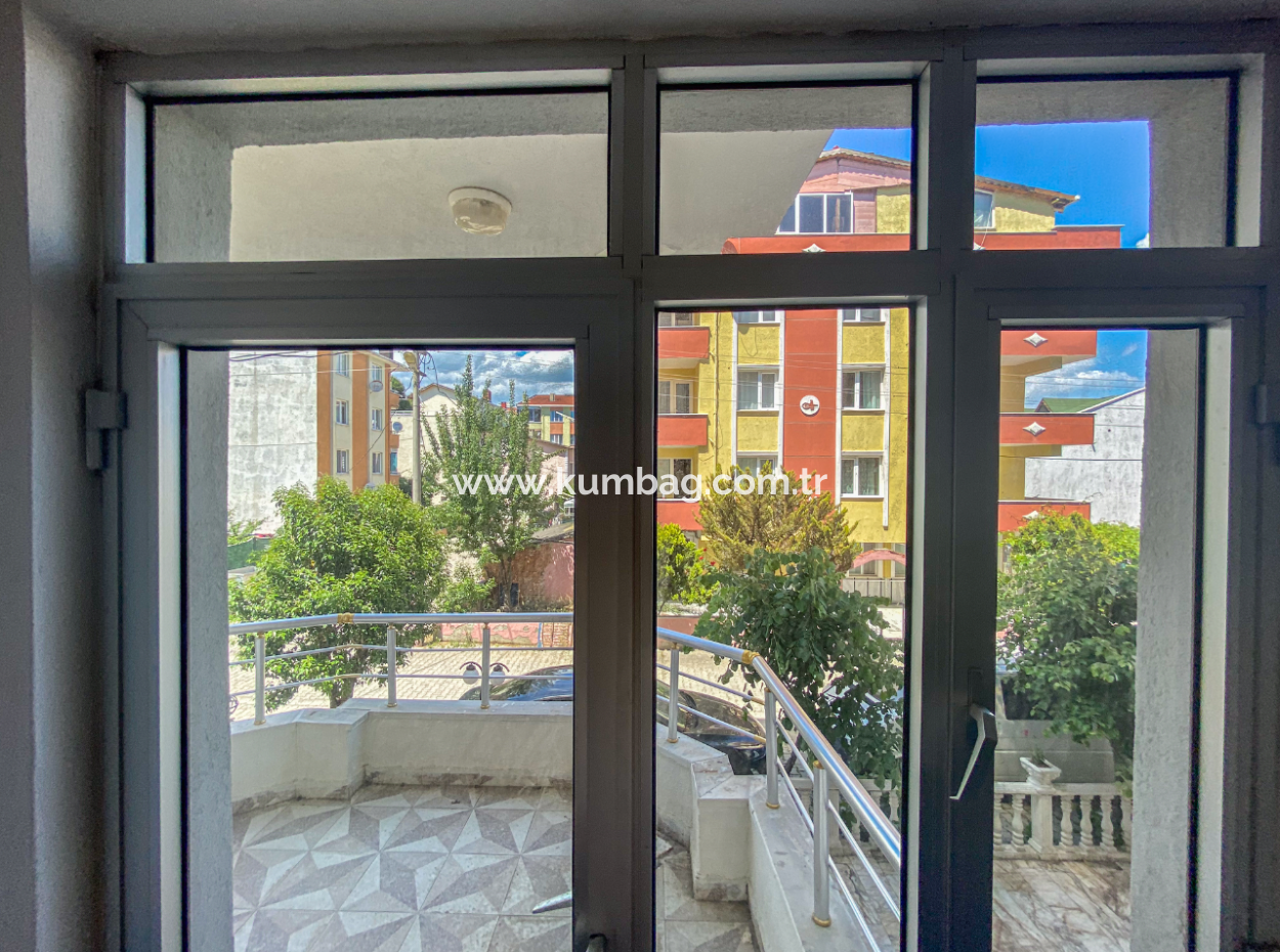 Kumbağ Merkezi Konumda Denize Yakın Eşyalı 2+1 Kiralık Daireler