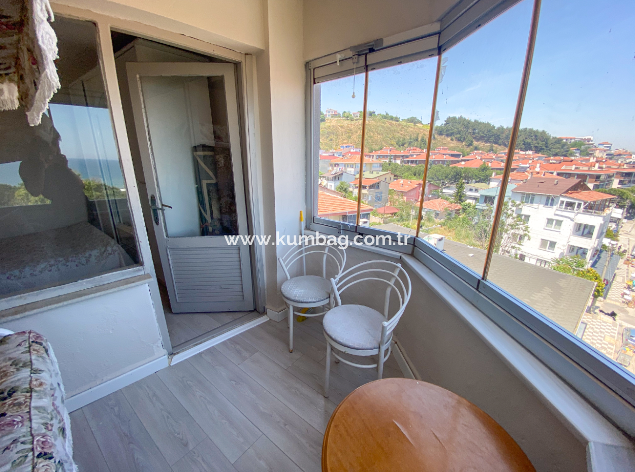 Kumbağ Merkezi Konumda Deniz Manzarlı Eşyalı Kiralık 2+1 Daire