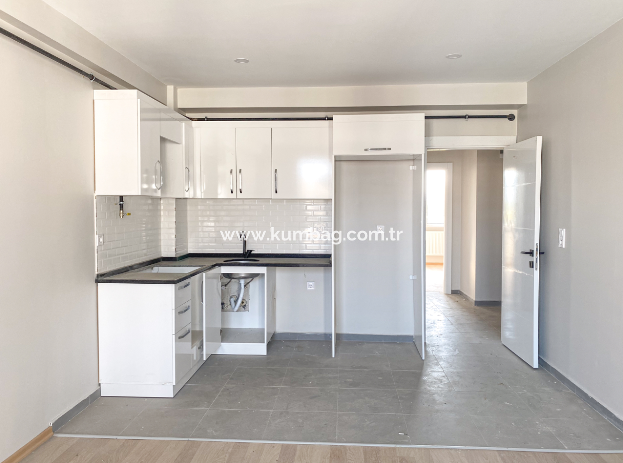 Kumbağ Denize Yakın Havuzlu Sitede Kiralık Lüks 2+1 Daire