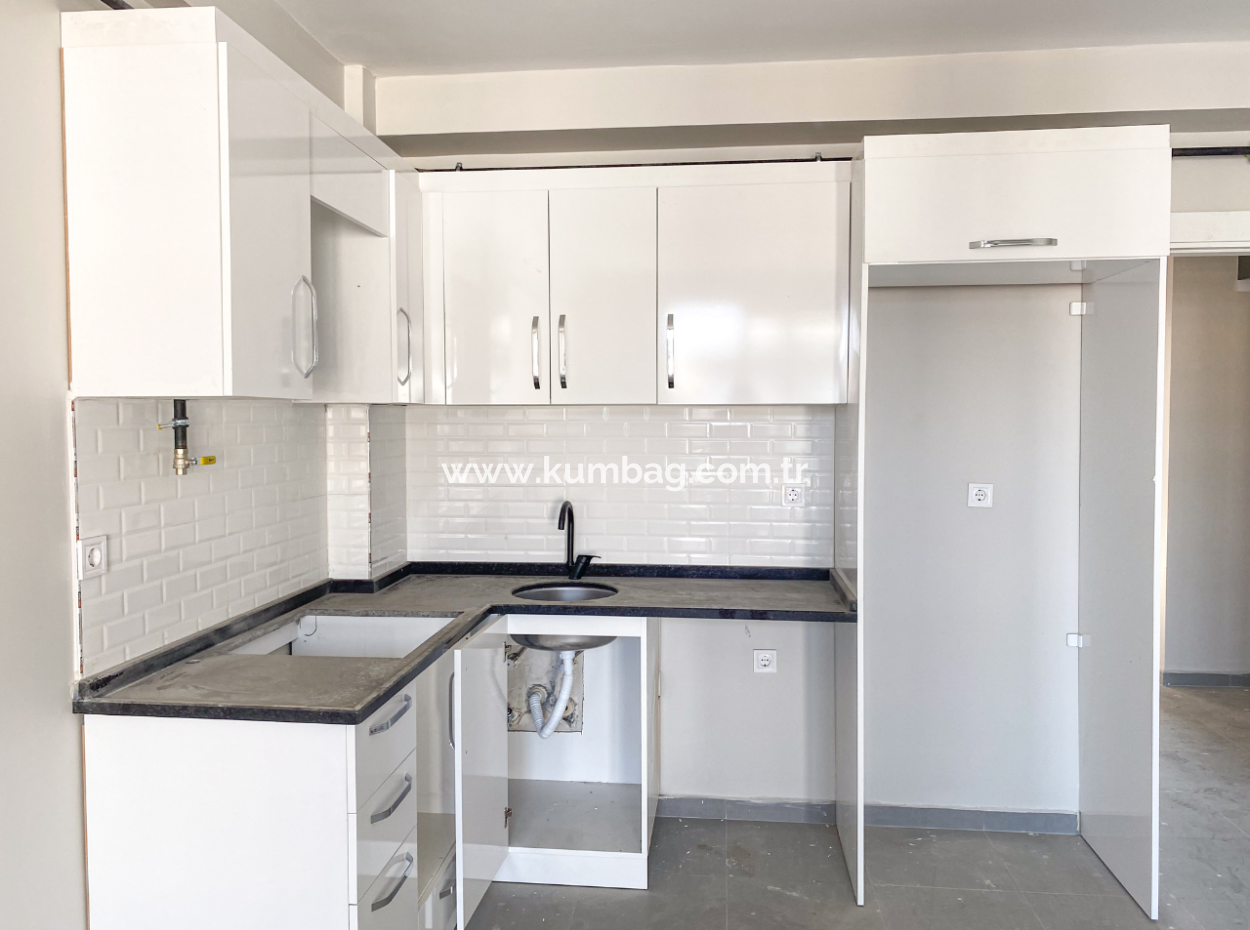 Kumbağ Denize Yakın Havuzlu Sitede Kiralık Lüks 2+1 Daire