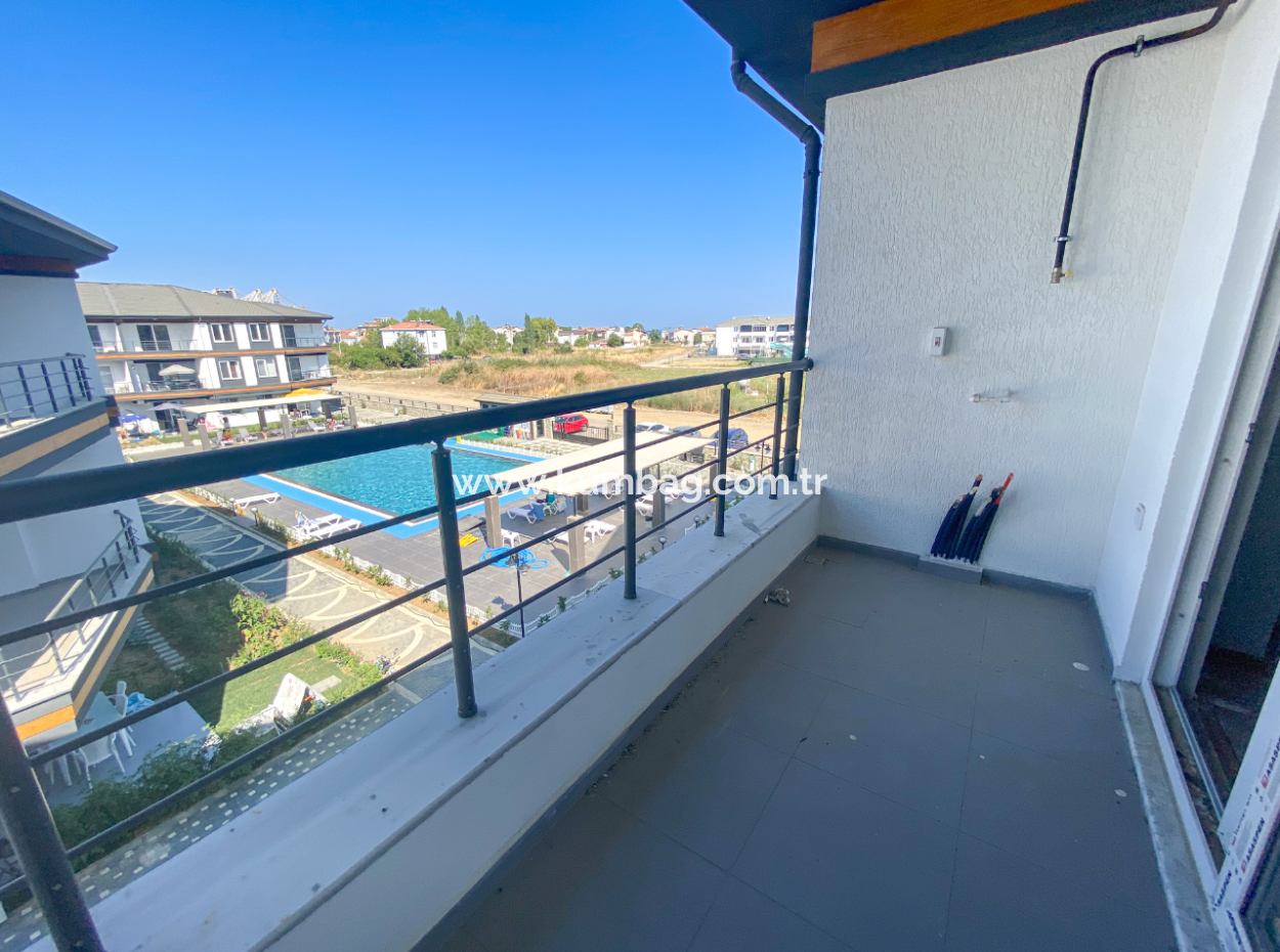 Kumbağ Denize Yakın Havuzlu Sitede Kiralık Lüks 2+1 Daire