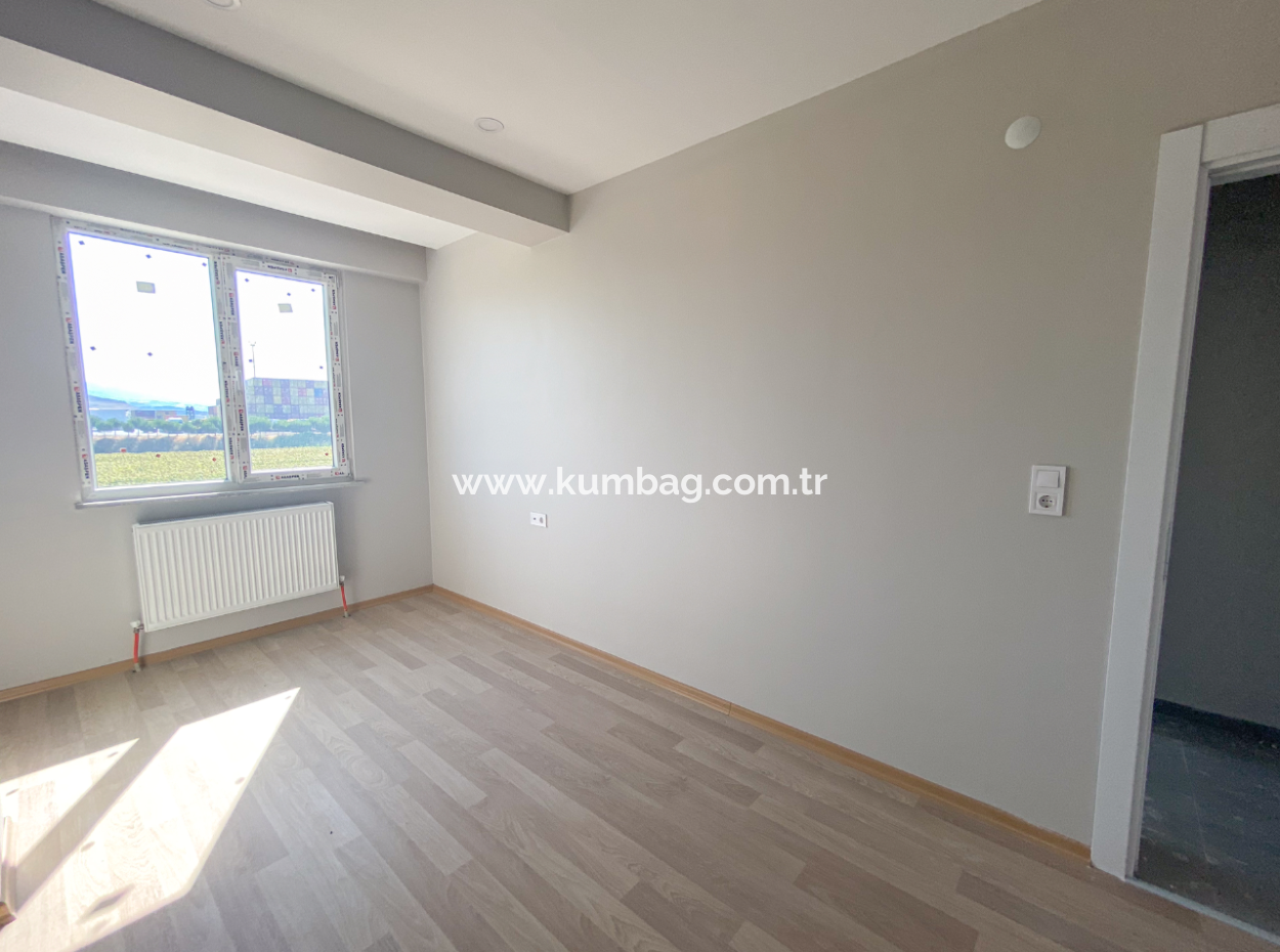 Kumbağ Denize Yakın Havuzlu Sitede Kiralık Lüks 2+1 Daire