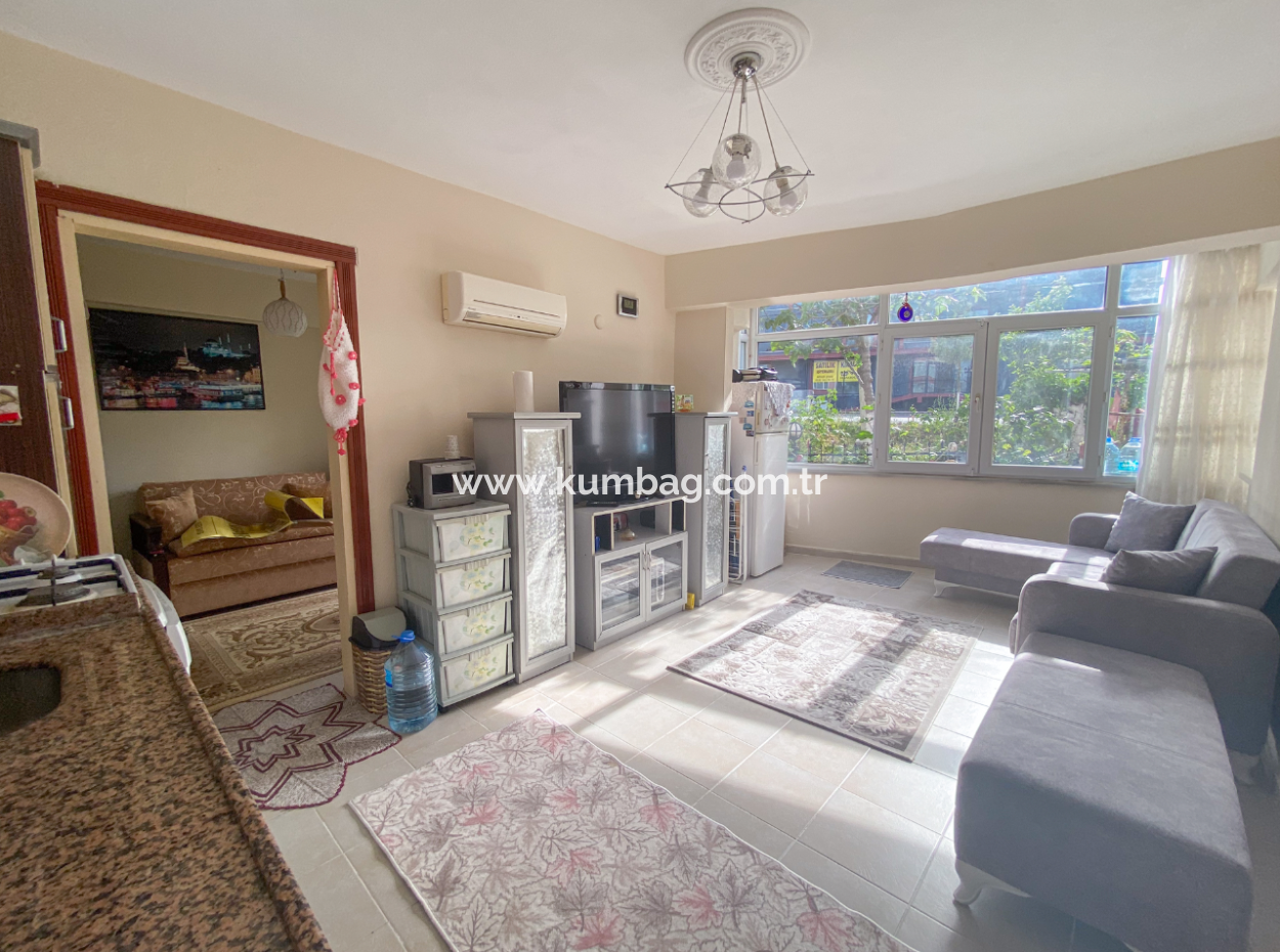Kumbağ Cadde Üzerinde Satılık 2+1 Bahçe Kat Daire