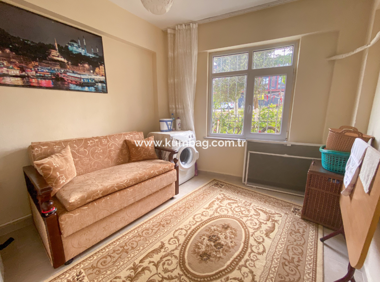 Kumbağ Cadde Üzerinde Satılık 2+1 Bahçe Kat Daire