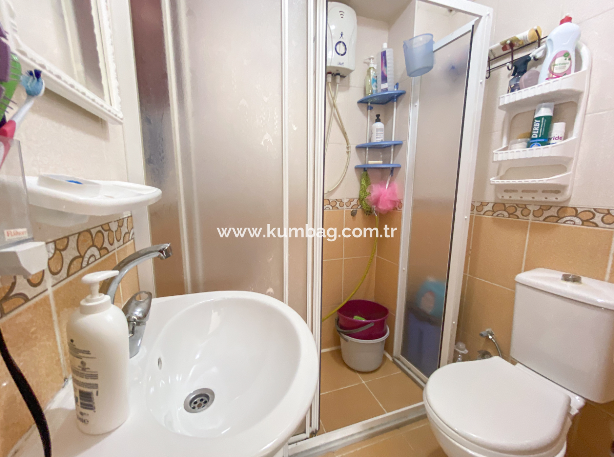 Kumbağ Cadde Üzerinde Satılık 2+1 Bahçe Kat Daire