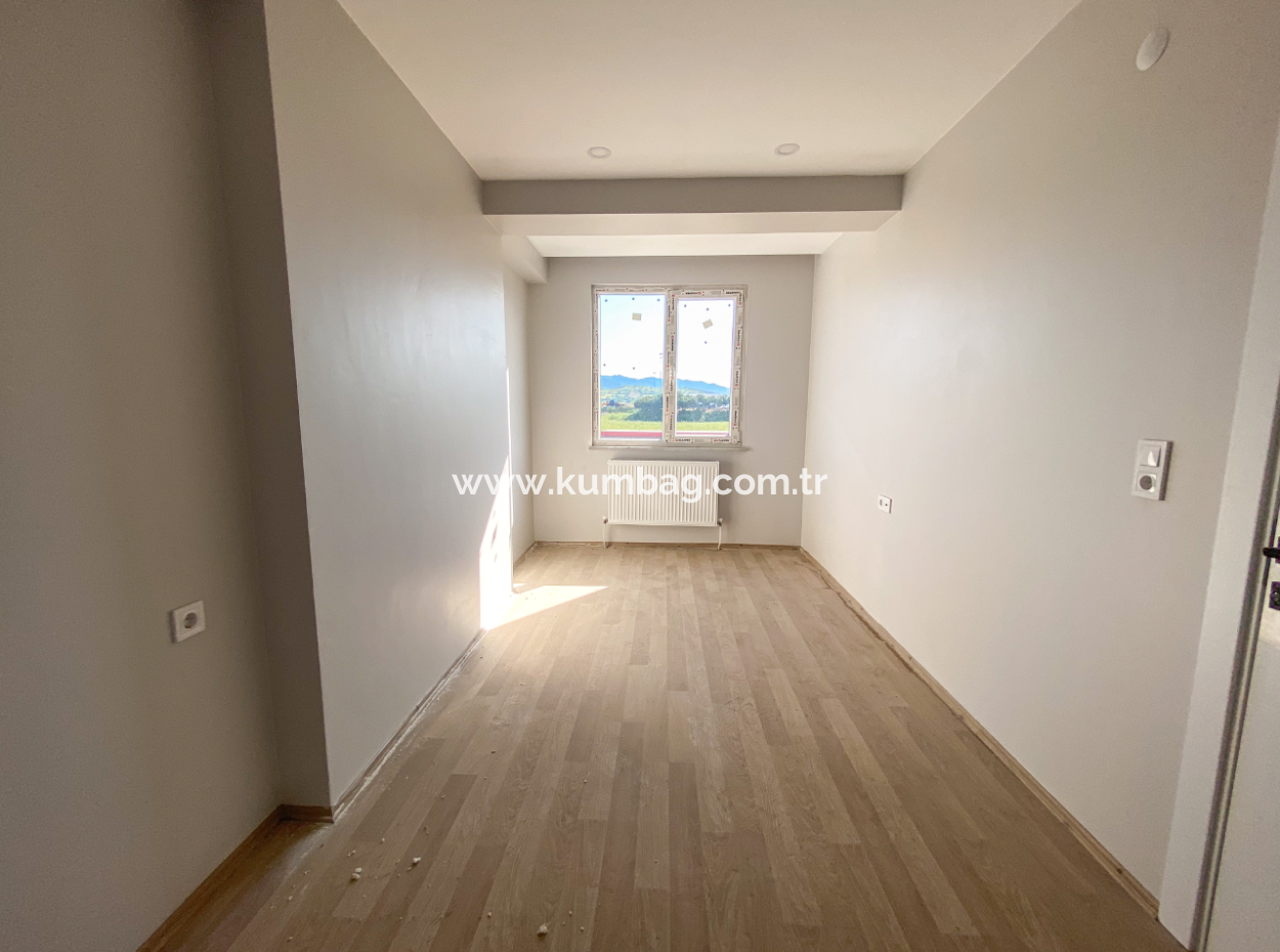 Kumbağ Havuzlu Sitede Denize Yakın Kiralık Lüks 1+1 Daire