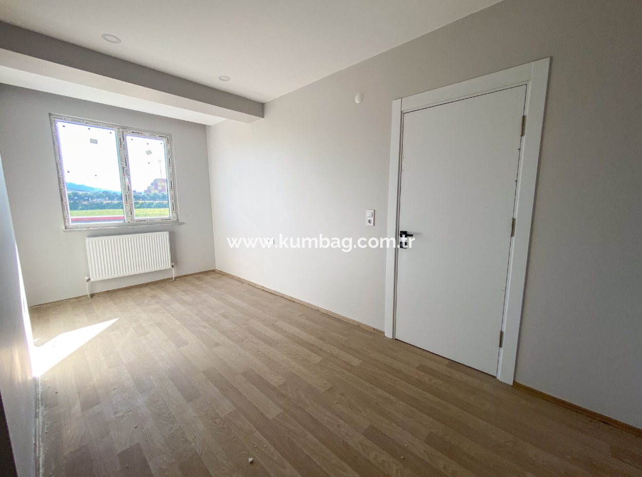 Kumbağ Havuzlu Sitede Denize Yakın Kiralık Lüks 1+1 Daire