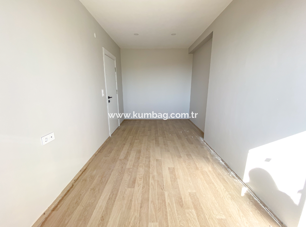 Kumbağ Havuzlu Sitede Denize Yakın Kiralık Lüks 1+1 Daire