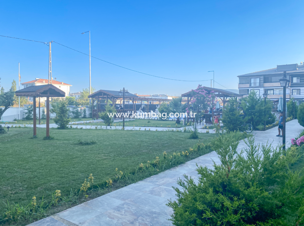 Kumbağ Havuzlu Sitede Eşyalı Kiralık Lüks 1+1 Bahçe Katı Daire