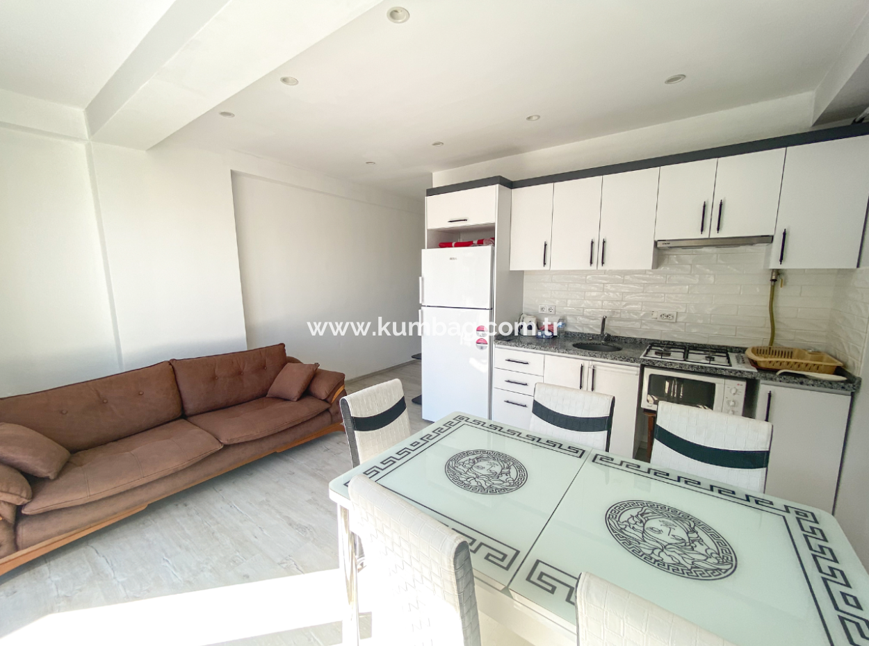 Kumbağ Havuzlu Sitede Eşyalı Kiralık Lüks 1+1 Bahçe Katı Daire