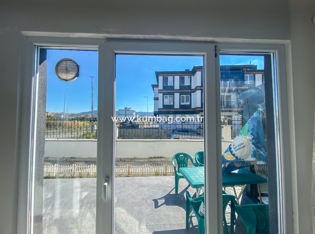 Kumbağ Havuzlu Sitede Eşyalı Kiralık Lüks 1+1 Bahçe Katı Daire