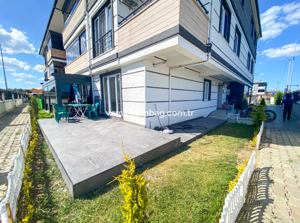 Kumbağ Havuzlu Sitede Eşyalı Kiralık Lüks 1+1 Bahçe Katı Daire