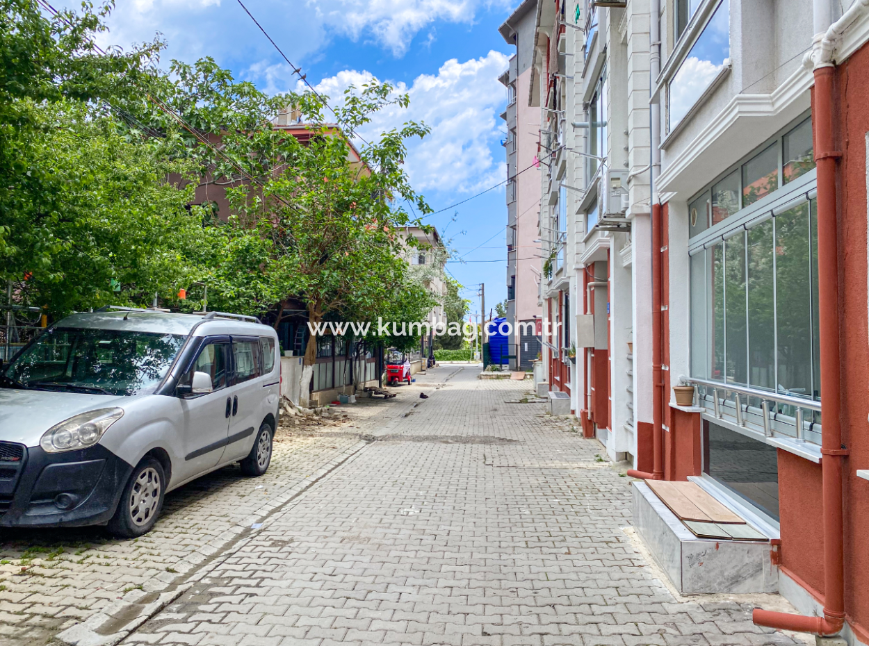 Kumbağ'da Merkezi Konumda Çift Balkonlu Geniş 2+1 Kiralık Daire