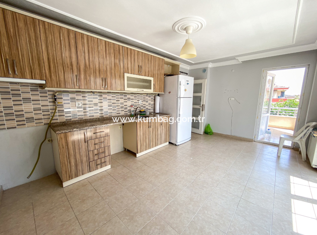 Kumbağ'da Merkezi Konumda Çift Balkonlu Geniş 2+1 Kiralık Daire