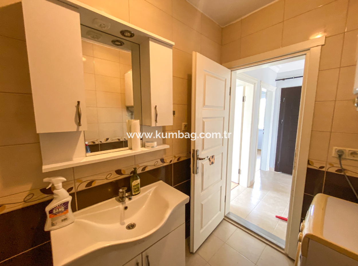 Kumbağ'da Merkezi Konumda Çift Balkonlu Geniş 2+1 Kiralık Daire