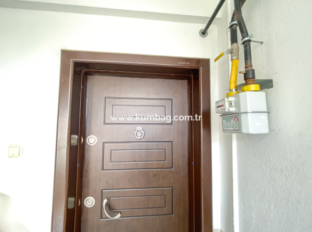 Kumbağ'da Merkezi Konumda Çift Balkonlu Geniş 2+1 Kiralık Daire