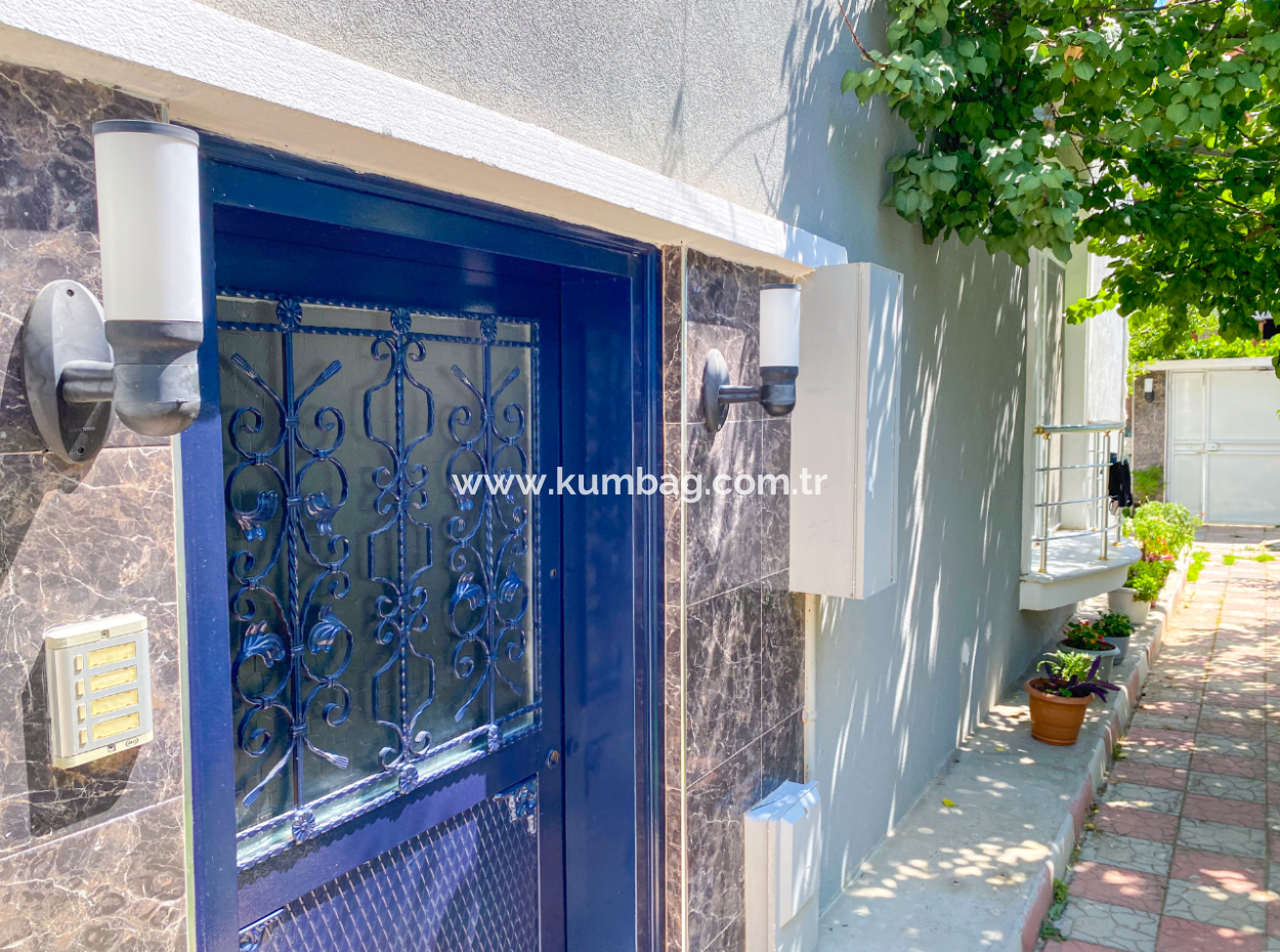 Kumbağ'da Ayrı Mutfaklı Çift Balkonlu 2+1 Ara Kat Kiralık Daire