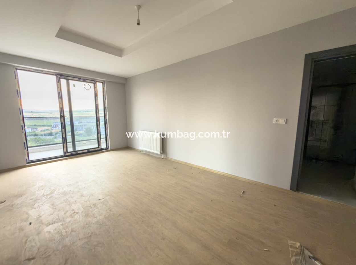 Kumbağ Havuzlu Sitede Deniz Ve Doğa Manzaralı 2+1 Satılık Daire
