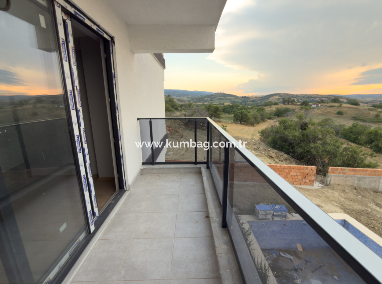 Kumbağ Havuzlu Sitede Deniz Ve Doğa Manzaralı 2+1 Satılık Daire