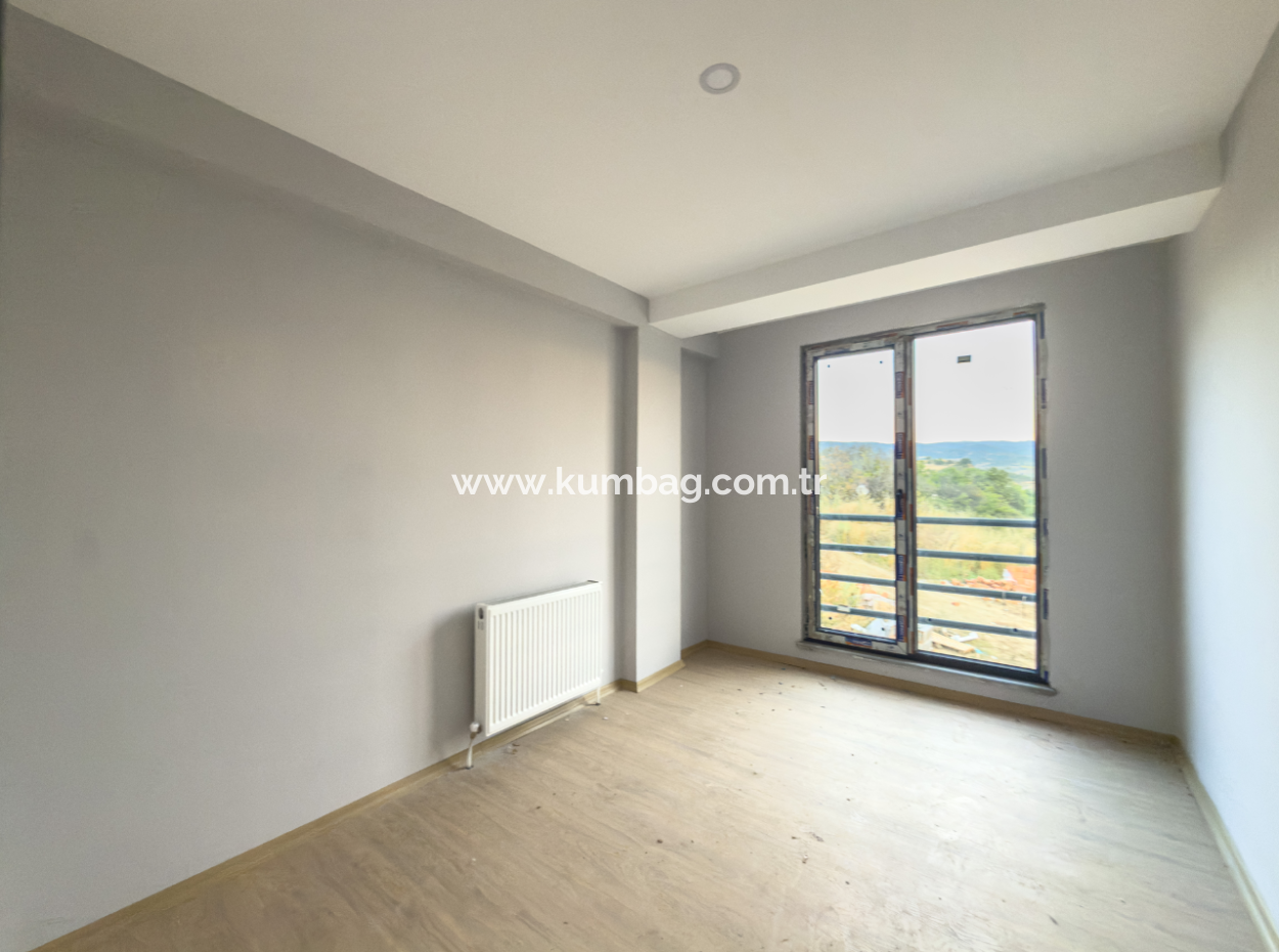 Kumbağ Havuzlu Sitede Deniz Ve Doğa Manzaralı 2+1 Satılık Daire