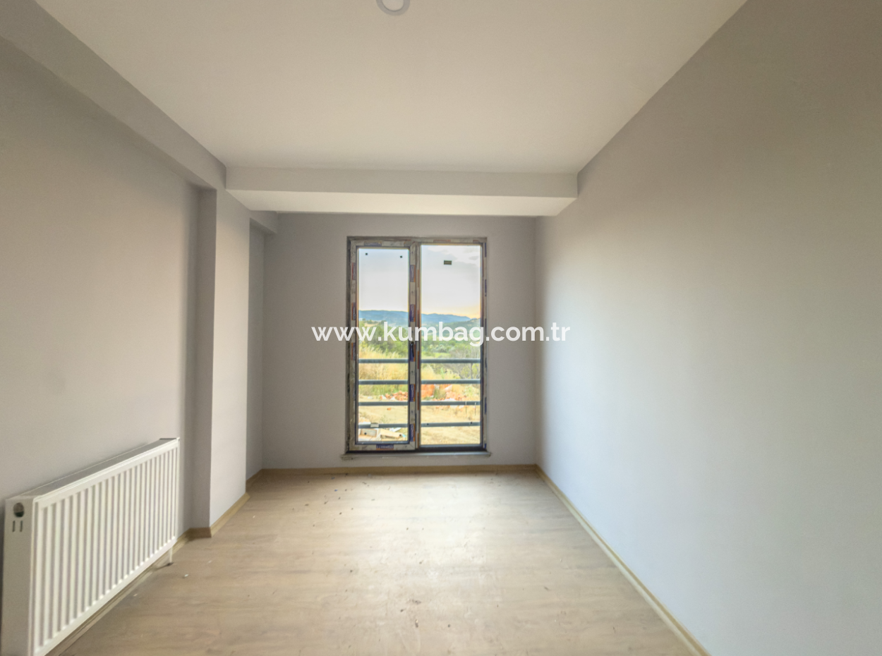 Kumbağ Havuzlu Sitede Deniz Ve Doğa Manzaralı 2+1 Satılık Daire