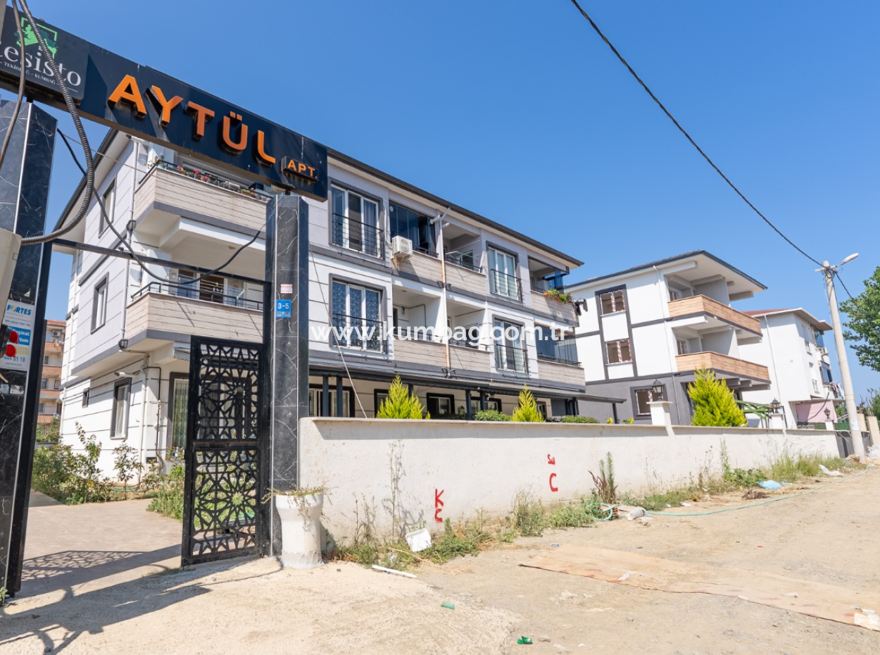 Kumbağ'da İskanlı Yeni Binada Caddeye Yakın Satılık 1+1 Daire
