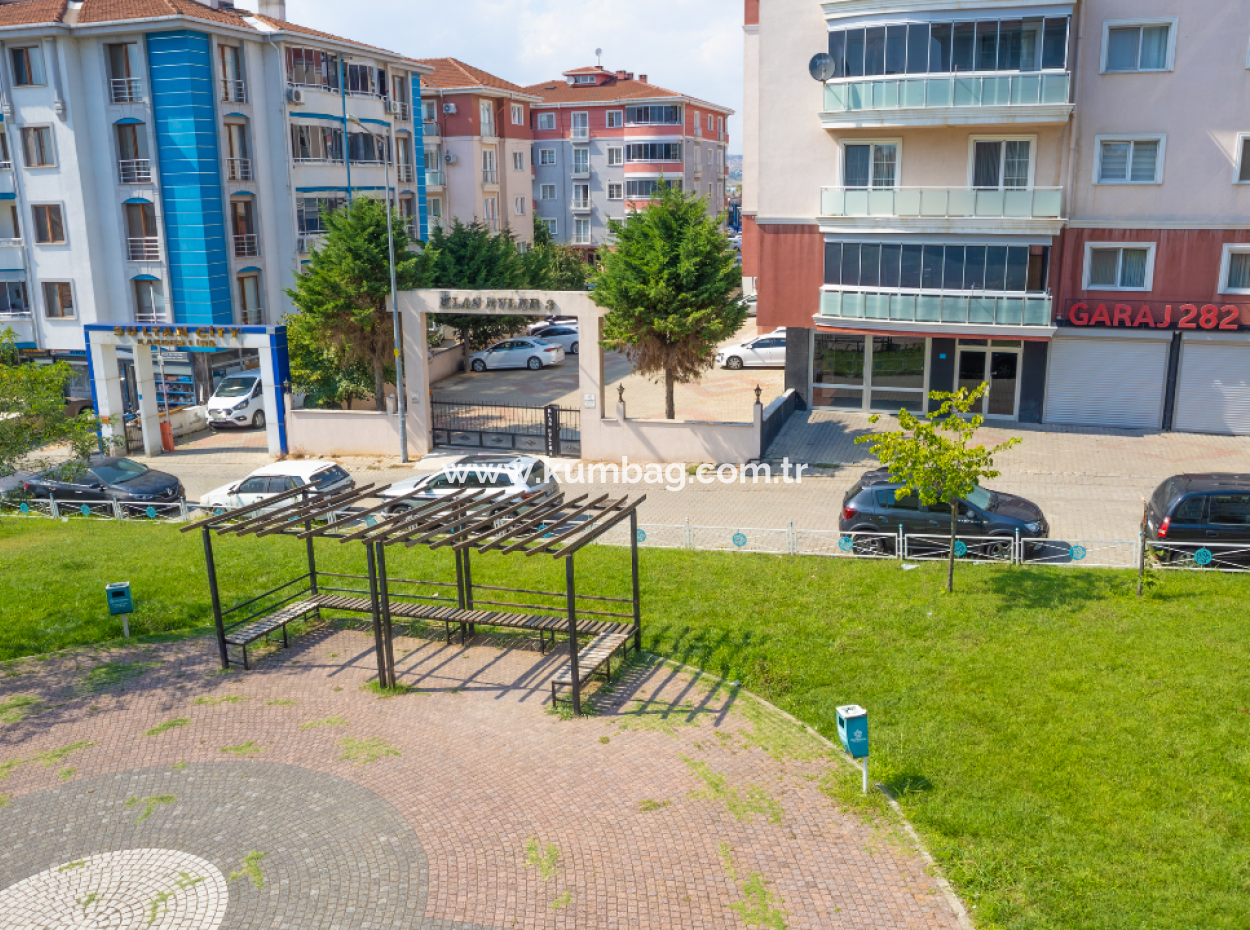 100. Yıl Mah. İşlek Cadde Üzerinde 135 M2 Satılık Dükkan
