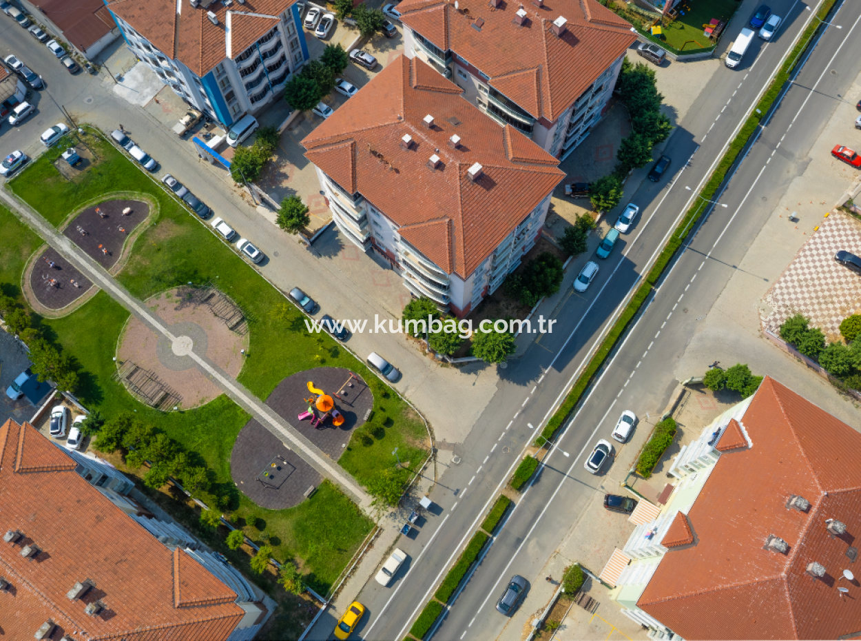 100. Yıl Mah. İşlek Cadde Üzerinde 135 M2 Satılık Dükkan