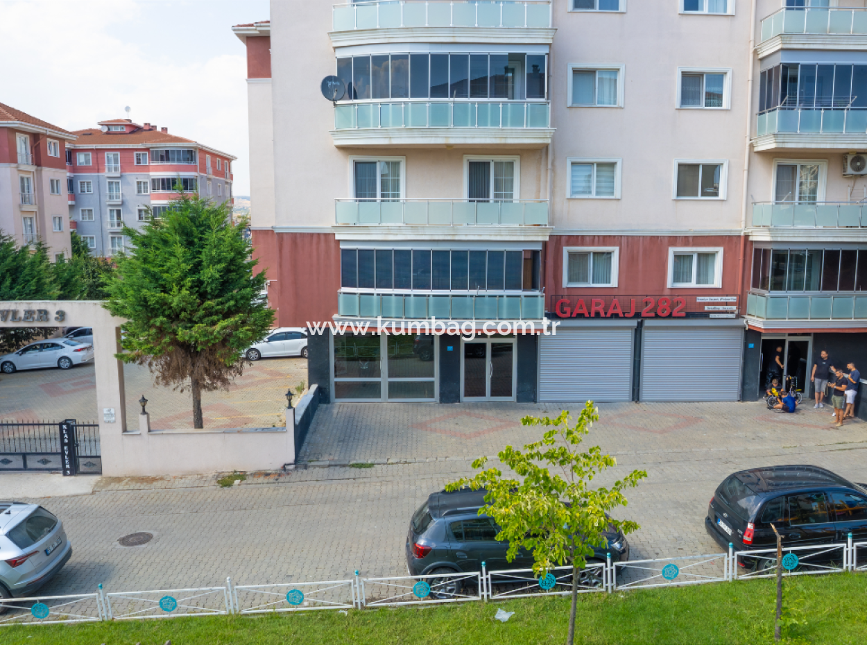 100. Yıl Mah. İşlek Cadde Üzerinde 135 M2 Satılık Dükkan