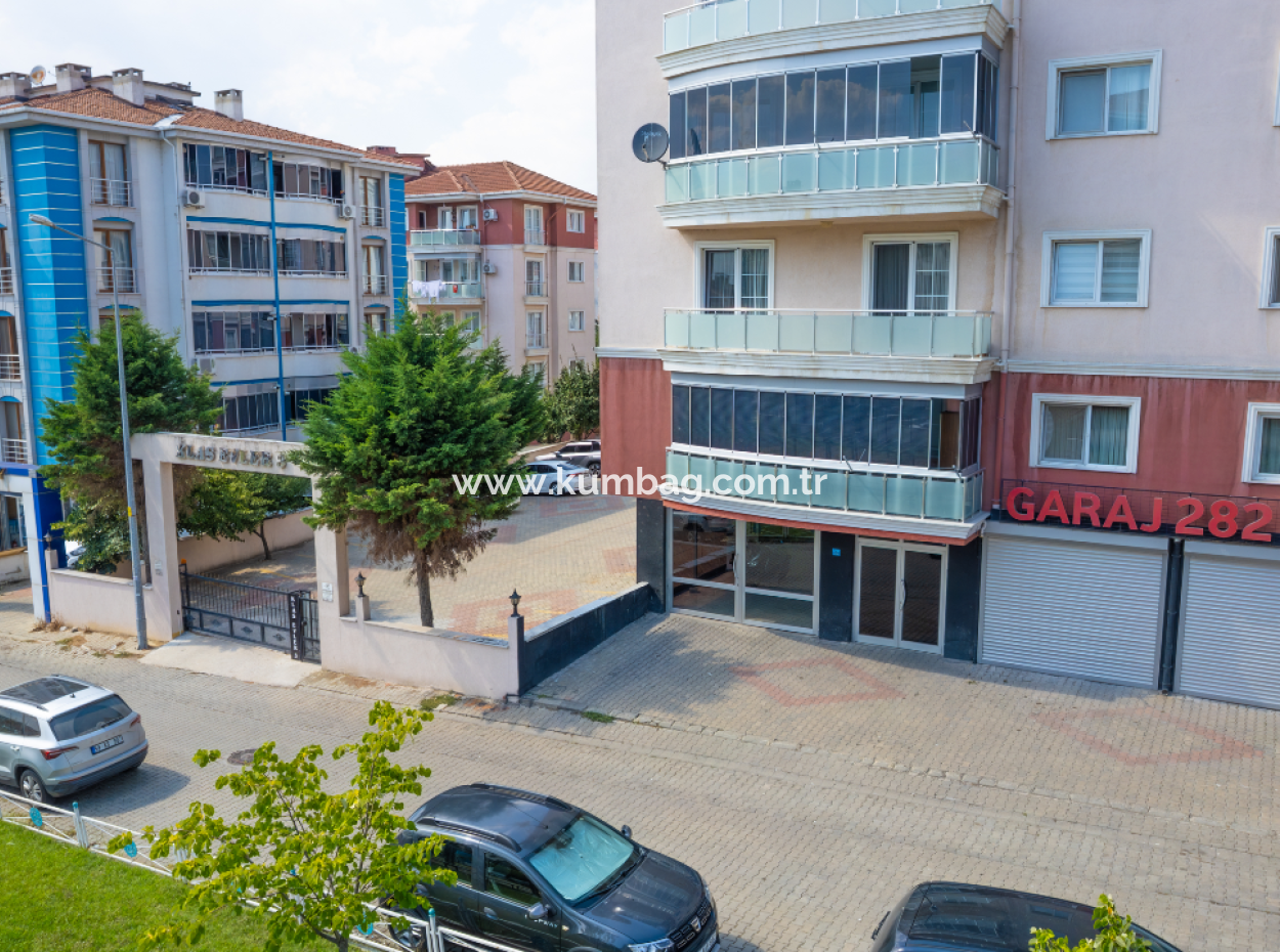 100. Yıl Mah. İşlek Cadde Üzerinde 135 M2 Satılık Dükkan