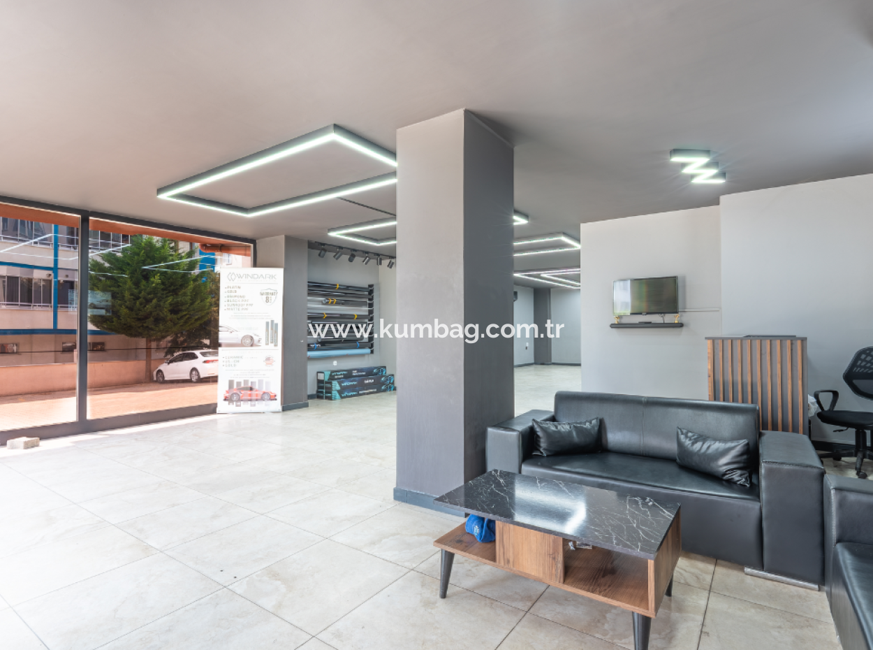 100. Yıl Mah. İşlek Cadde Üzerinde 135 M2 Satılık Dükkan