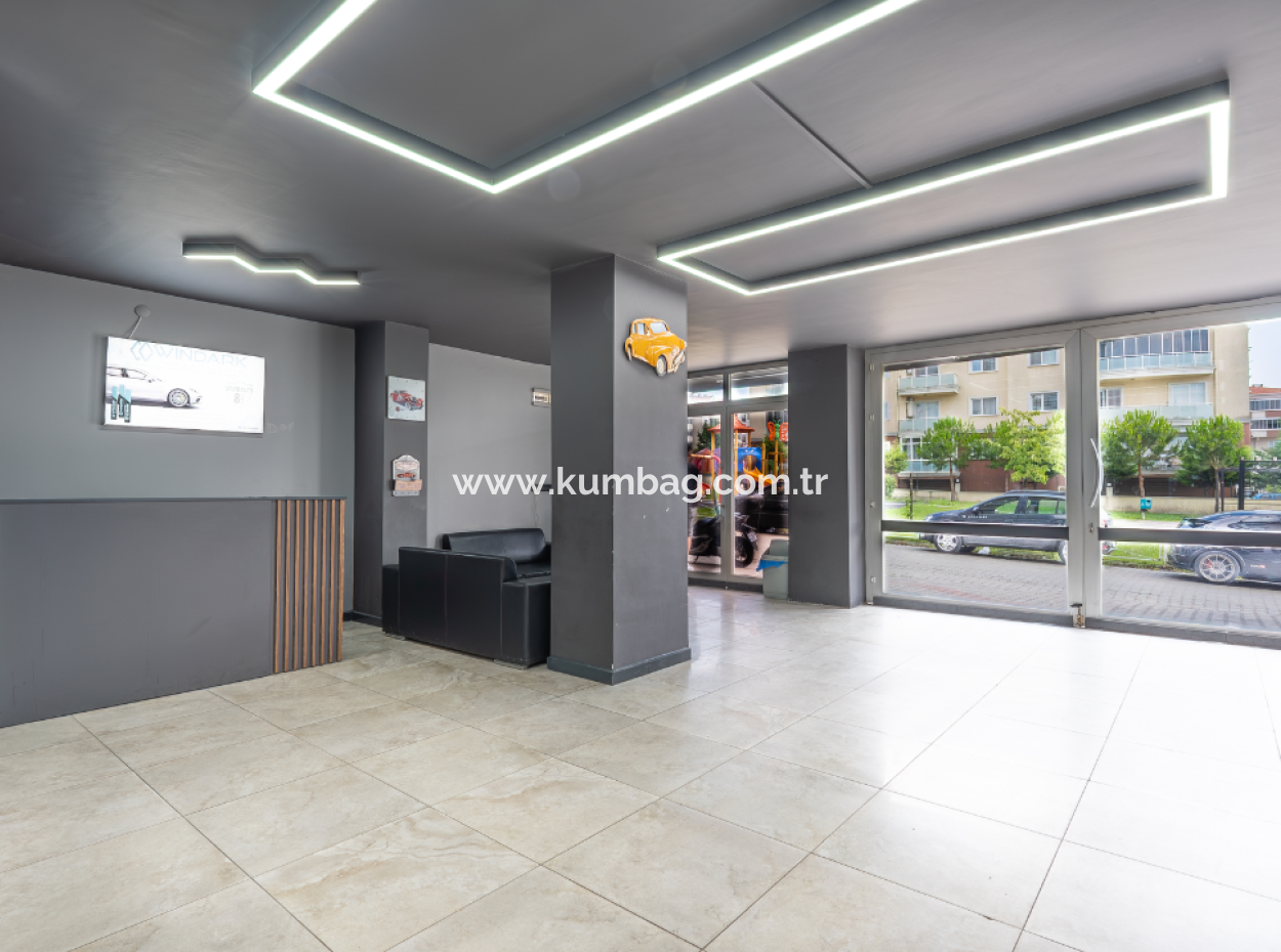100. Yıl Mah. İşlek Cadde Üzerinde 135 M2 Satılık Dükkan