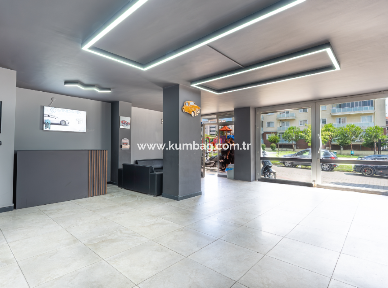 100. Yıl Mah. İşlek Cadde Üzerinde 135 M2 Satılık Dükkan