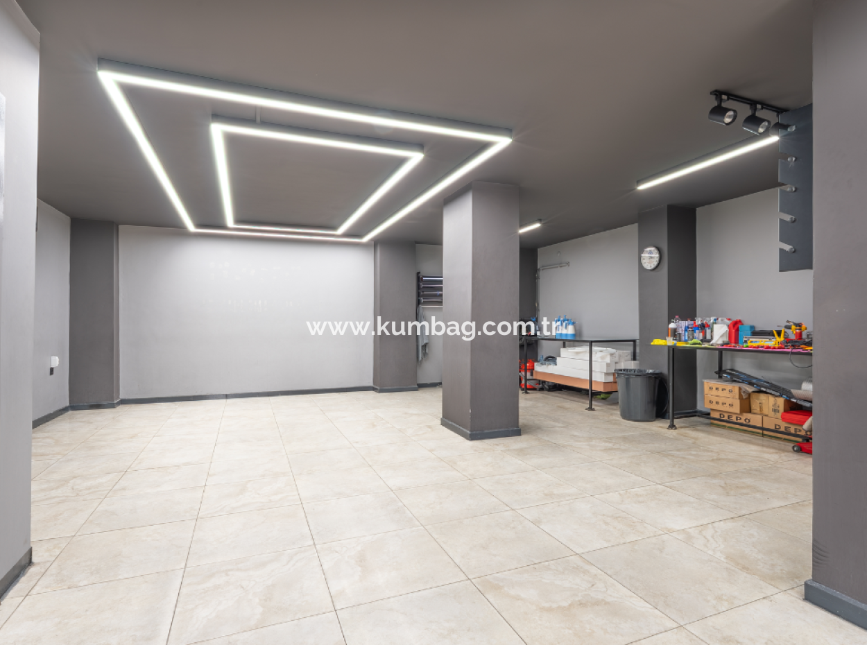 100. Yıl Mah. İşlek Cadde Üzerinde 135 M2 Satılık Dükkan