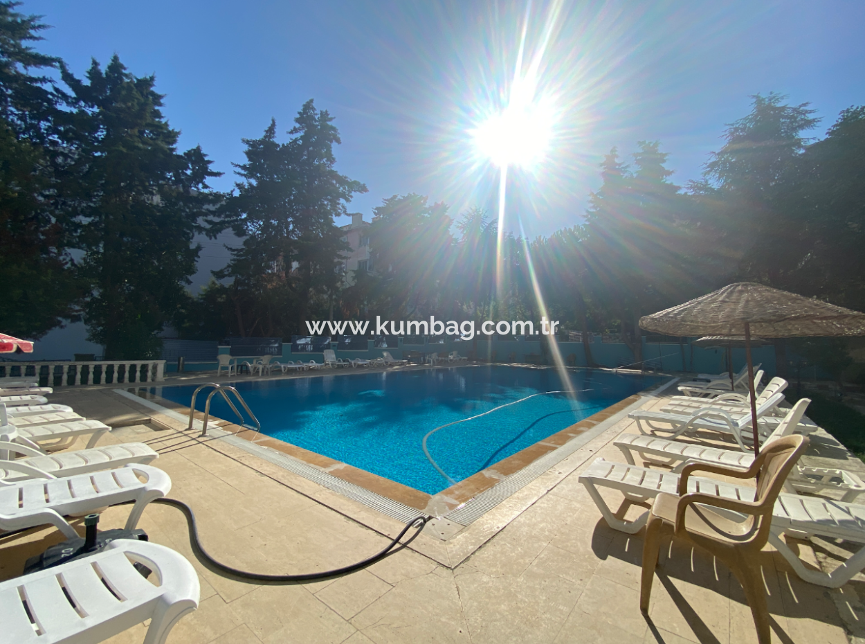 Kumbağ'da Merkezi Konumda Havuzlu Site İçinde Kiralık 2+1 Daire