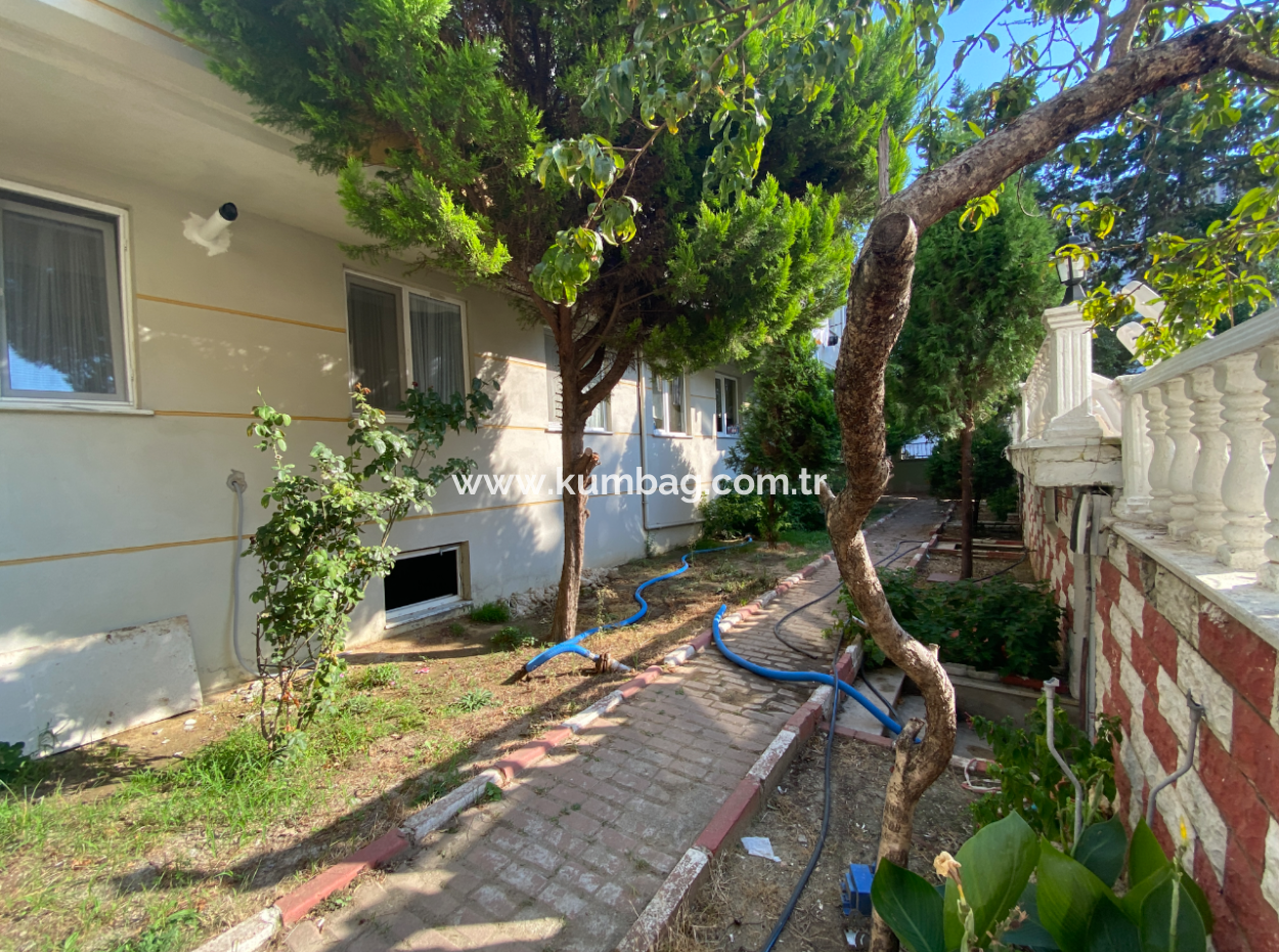 Kumbağ'da Merkezi Konumda Havuzlu Site İçinde Kiralık 2+1 Daire