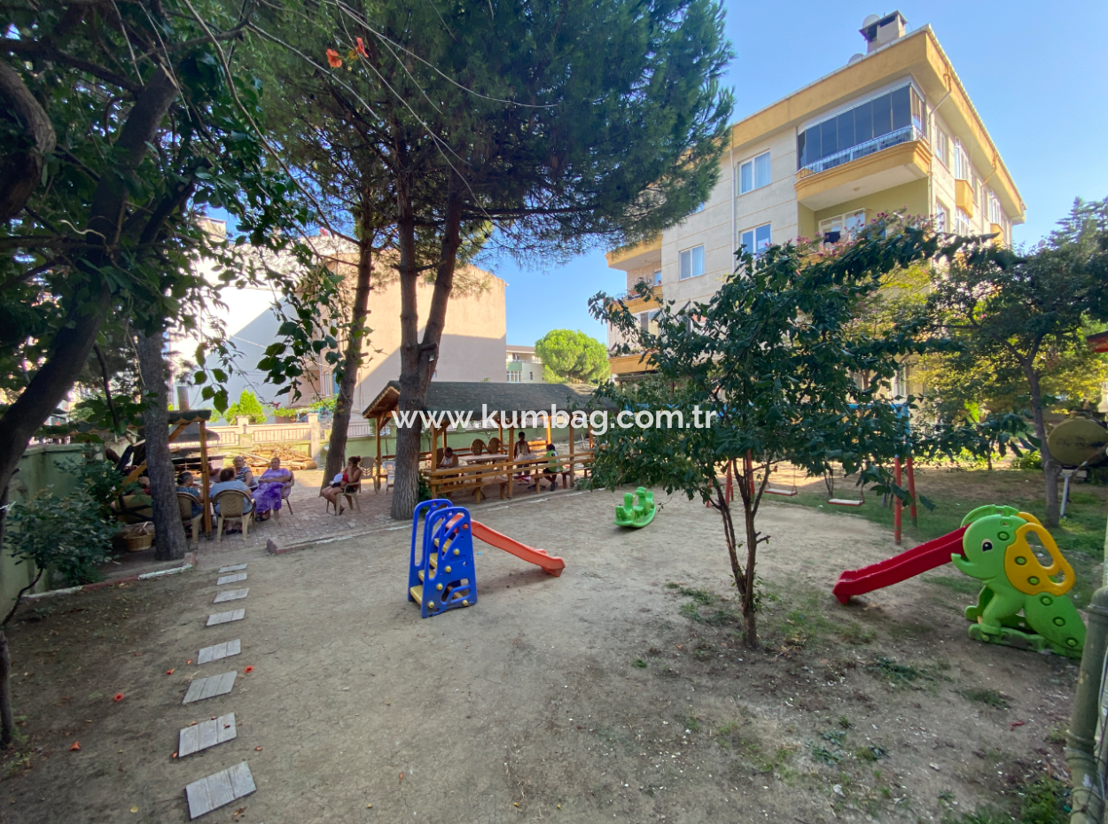 Kumbağ'da Merkezi Konumda Havuzlu Site İçinde Kiralık 2+1 Daire