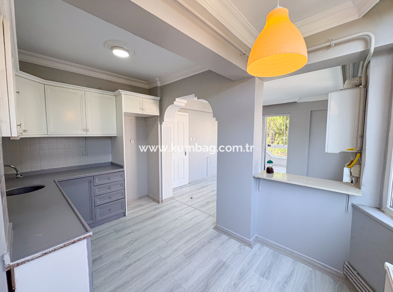 Kumbağ'da Merkezi Konumda Havuzlu Site İçinde Kiralık 2+1 Daire