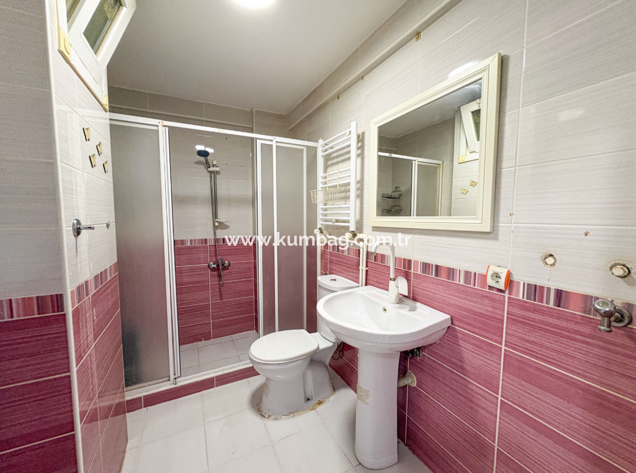 Kumbağ'da Merkezi Konumda Havuzlu Site İçinde Kiralık 2+1 Daire