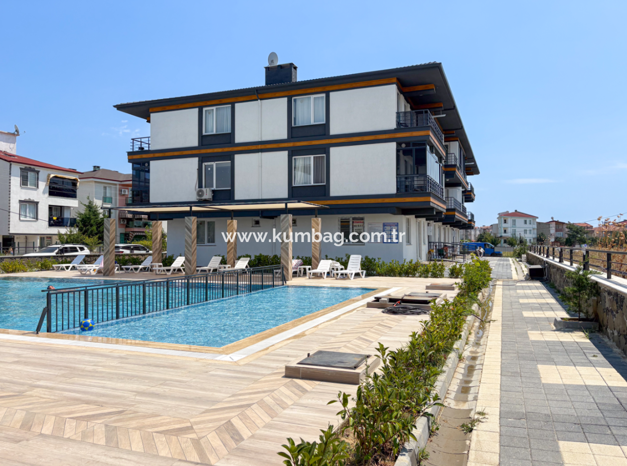 Kumbağ Deniz Tarafında Havuzlu Sitede Satılık Lüks 2+1 Daireler