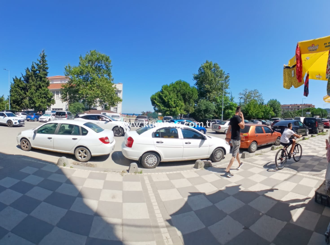 Kumbağ'da İşlek Ana Cadde Üzerinde Okul Karşısında Satılık 100 M2 Dükkan