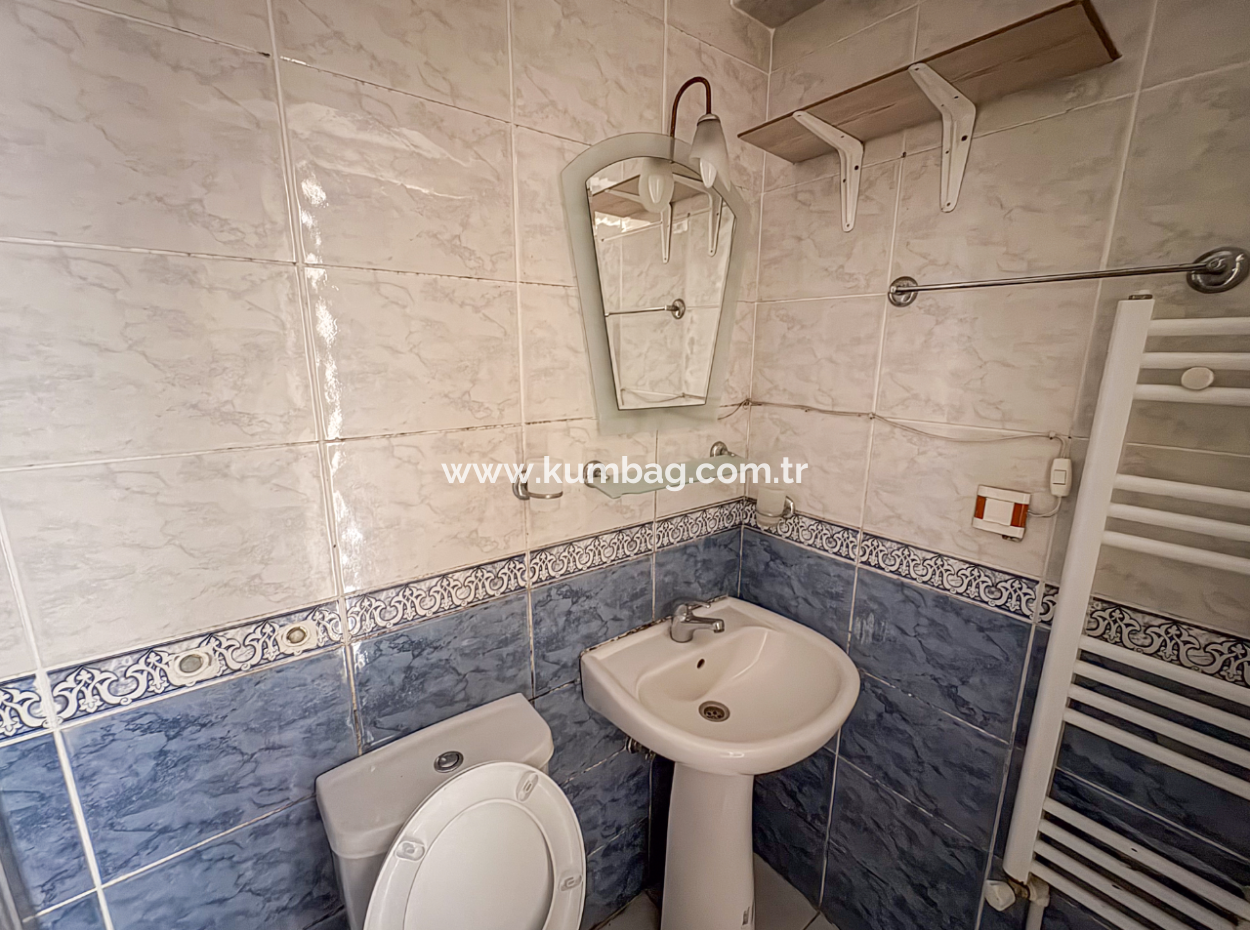 Kumbağ Pazar Sokağında Ayrı Mutfaklı Satılık Geniş 2+1 Daire