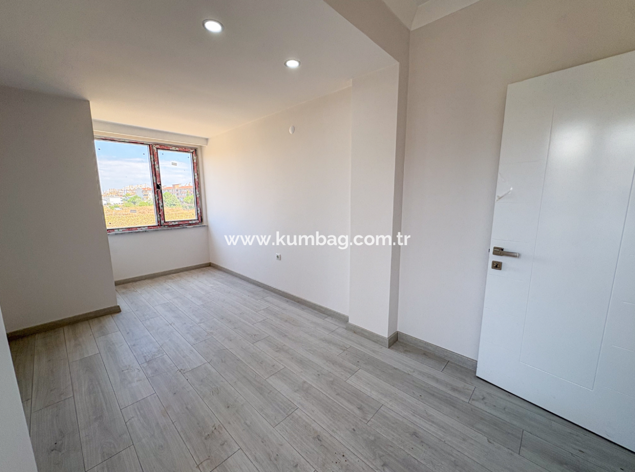 Kumbağ Lüks Havuzlu Yonca Evleri Sitesinde Satılık 2+1 Daireler