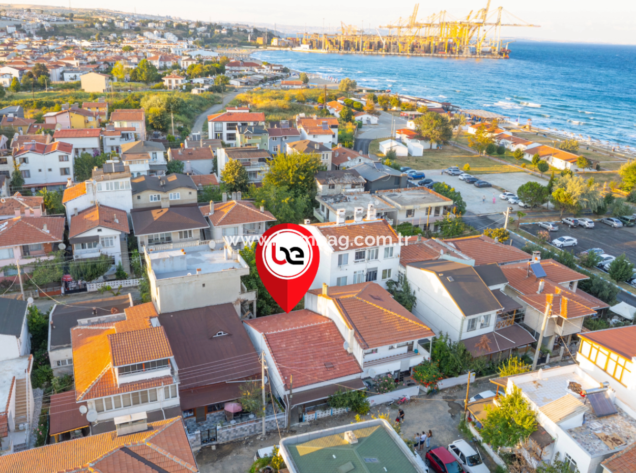 Kumbağ'da Caddenin Deniz Tarafında Satılık 2+1 Müstakil Ev