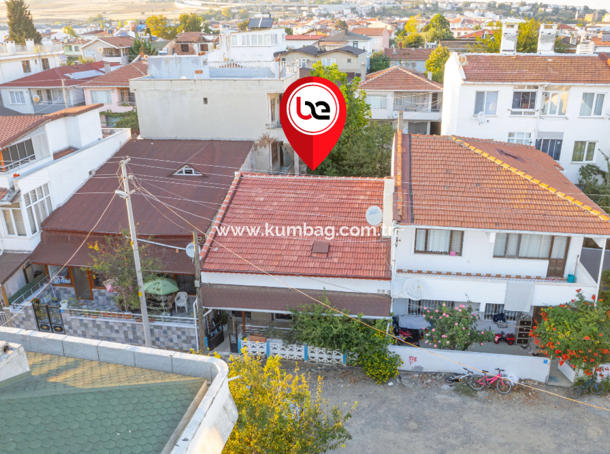 Kumbağ'da Caddenin Deniz Tarafında Satılık 2+1 Müstakil Ev