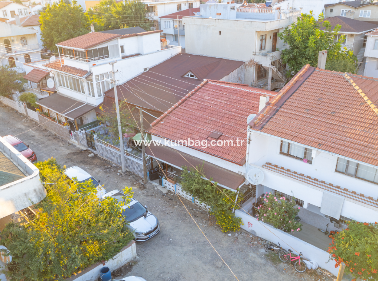 Kumbağ'da Caddenin Deniz Tarafında Satılık 2+1 Müstakil Ev