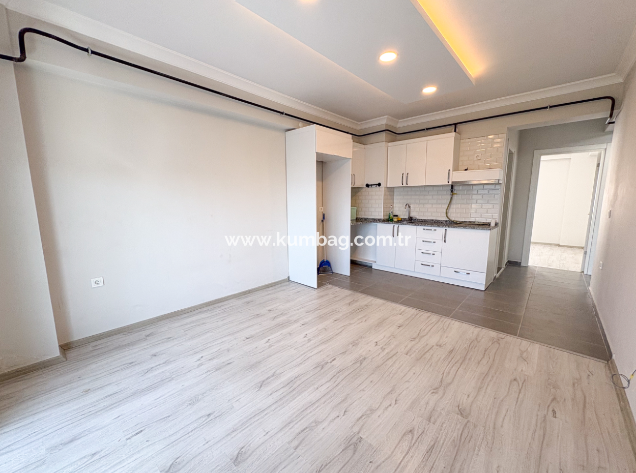 Aquaparklı Havuzlu Ve Denize Yakın Sitede Satılık 2+1 Daire